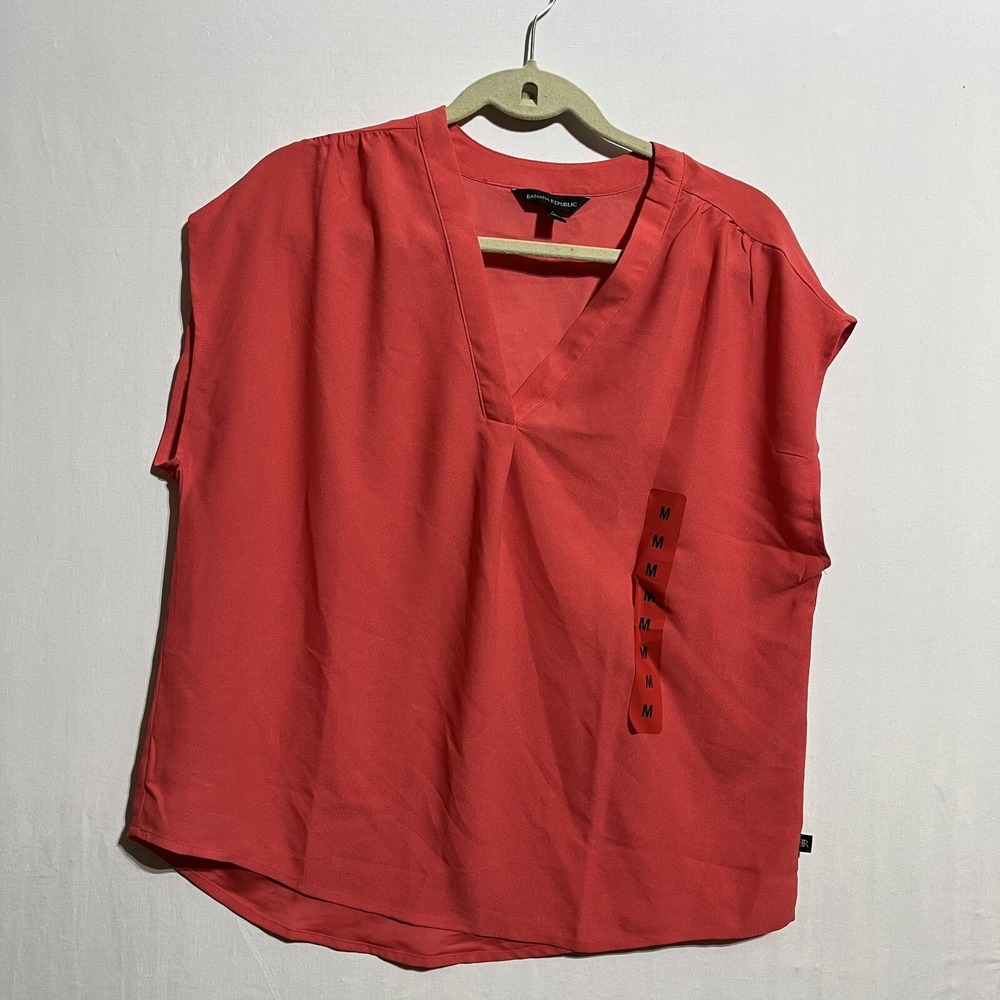 Banana Republic Blouse Top Women's M V-Neck Pleated‎ Sleeveless Pullover